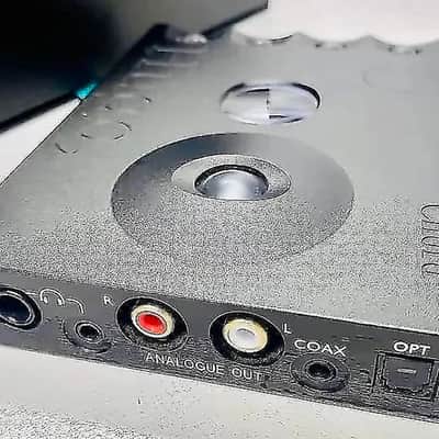NEW! ! Chord Electronics Hugo 2 DAC Headphone Amp Chord Electronics HUGO 2 Transportable DAC / Headphone portal Amplifier made in UK black suitable Astell and Kern focal Meze hifiman campfire Sony Noble jerry Harvey focal grado sennheiser image 3
