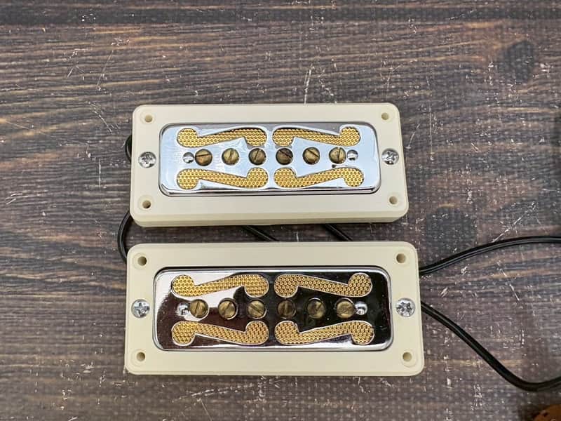 Unused 60s DeArmond Rocket Gold Foil Mustache Pickups NOS image 1