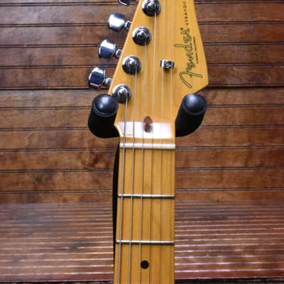Fender American Professional II Stratocaster®, Maple Fingerboard, Sienna Sunburst image 6