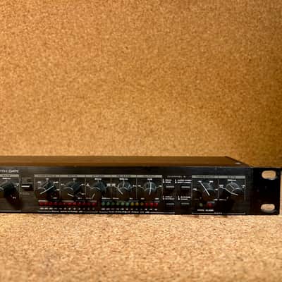 Alesis 3630 Dual-Channel Compressor / Limiter with Gate 1990s – Serviced – Warranty image 11