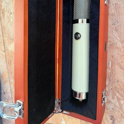 Warm Audio WA-251 Large Diaphragm Multipattern Tube Condenser Microphone 2019 - Present - Cream image 1