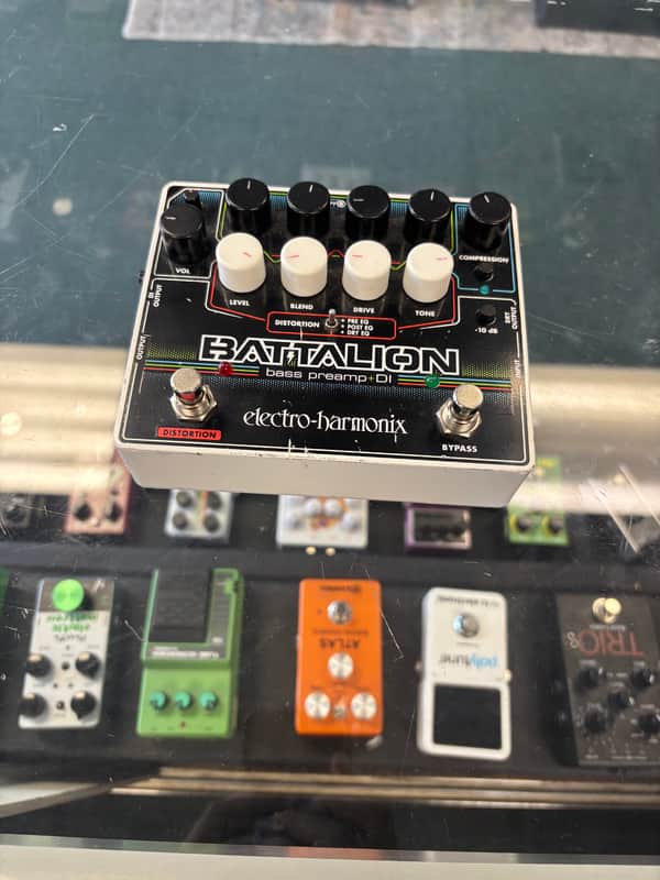 Electro-Harmonix Battalion Bass Preamp/DI 2017 - Present - Black Graphic image 1