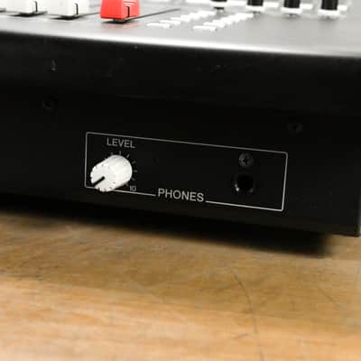 Yamaha LS9-32 32-Input Digital Mixing Console CG012RD image 7