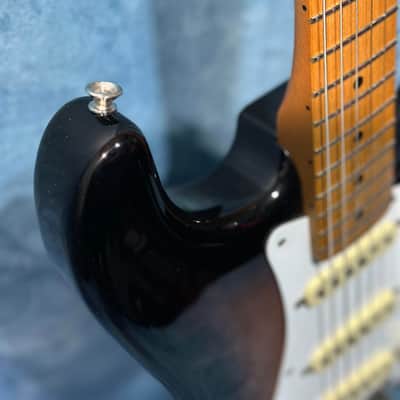 Fender Vintera '50s Stratocaster Modified with Maple Fretboard 2021 - 2-Color Sunburst image 7