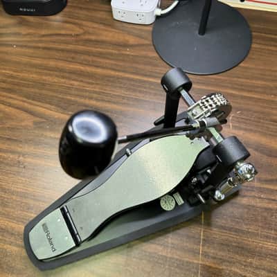 Roland RDH-100A V-Drums Kick Drum Pedal with Noise Eater Technology image 6