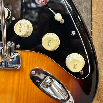 Fender American Ultra Luxe Stratocaster 2021 - Sunburst image 5
