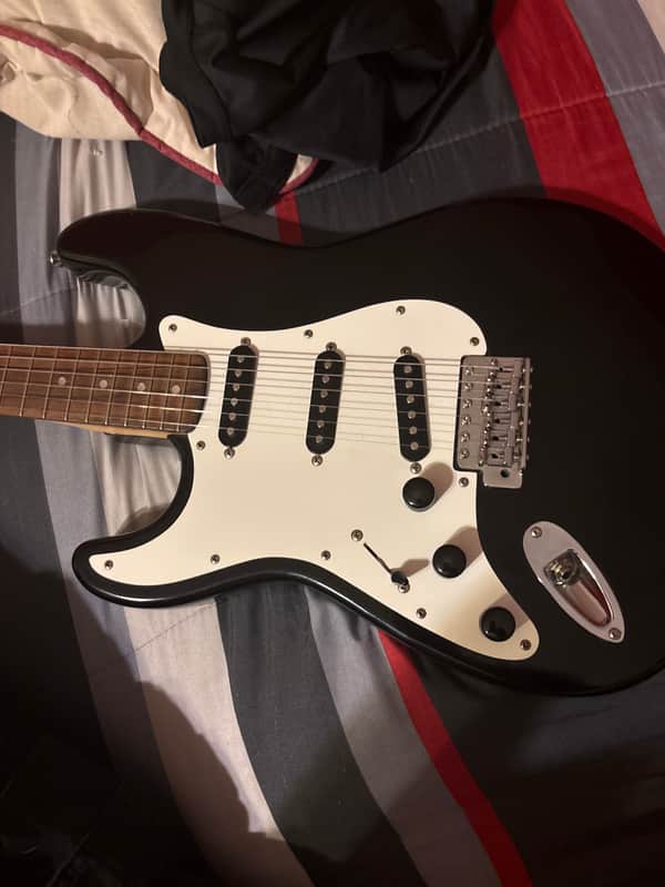 Fender "Squier Series" Standard Stratocaster Left-Handed with Rosewood Fretboard 1992 - 1996 - Black image 1