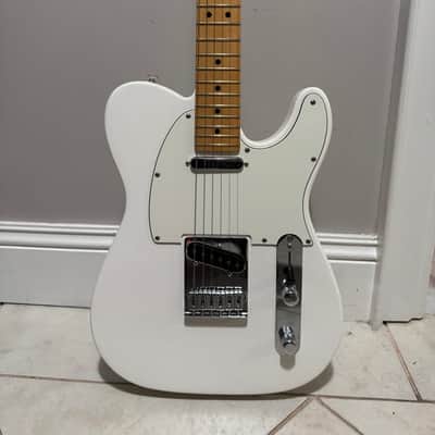 Fender Player Telecaster with Maple Fretboard 2018 - 2024 - Polar White