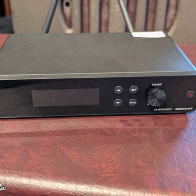 Sennheiser EM-XSW2 and XS Wireless Mic - Used image 3