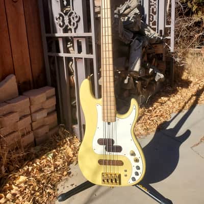 Xotic XPJ-1T Bass Guitar with Case image 2