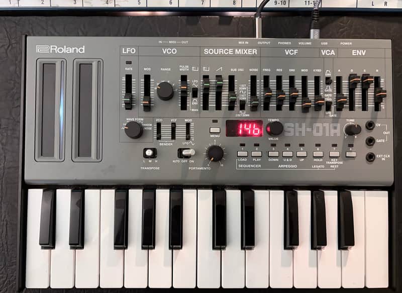 Roland SH-01A + K-25M Keyboard Boutique Series Monophonic Synthesizer Module 2017 - Present - Gray image 1