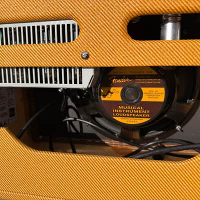 Fender '57 Custom Deluxe 2-Channel 12-Watt 1x12" Guitar Combo 2016 - Present - Lacquered Tweed image 4