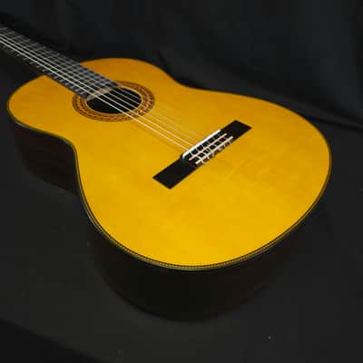 Immagine New Yamaha CG192S Spruce Top Classical Guitar w/non-original Gigbag - 10