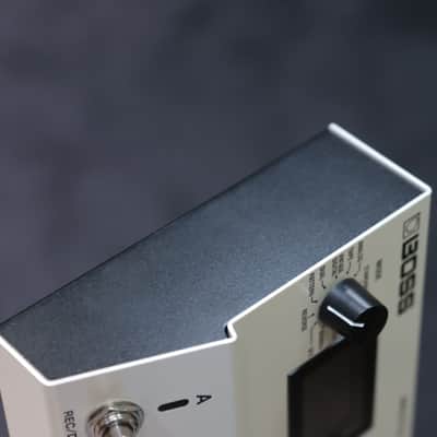 Boss DD-500 Digital Delay 12 Versatile Delay Modes with Looper Effect Pedal image 9