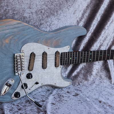 Build to order GB Liuteria Traditional Strato blue jeans relic image 10