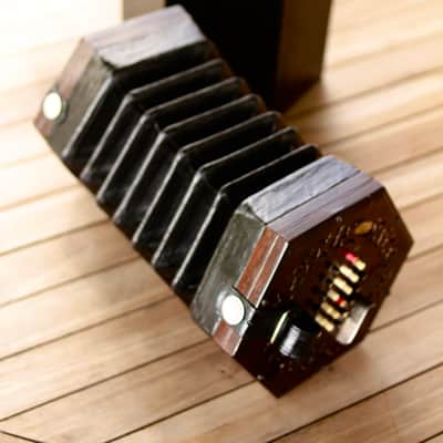 CONCERTINA Keith, Prowse & Co. 48 Button English Chromatic (1855) - Rose wood ends, Made in England, with wooden hard case image 6