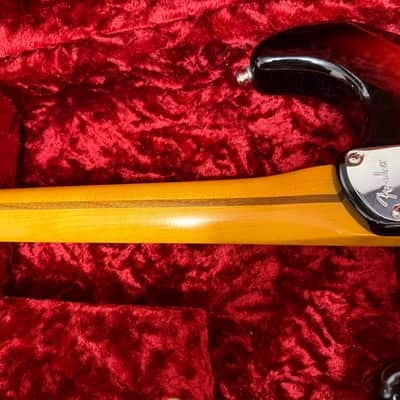 Fender American Ultra Luxe Vintage '50s Stratocaster 2025 - Present - 3-Color Sunburst image 11