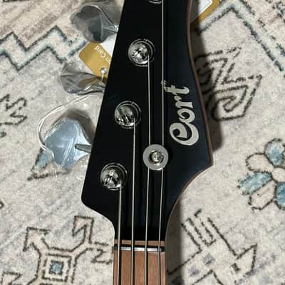 Cort GBSHORTSCALEFGRB GB Series Poplar Body Roasted Maple C Shape Neck Short Scale 4-String Electric Bass Guitar w/Gig Bag image 8