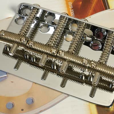 Fender Threaded Saddle Bass Bridge Assembly, 0990804100 image 3