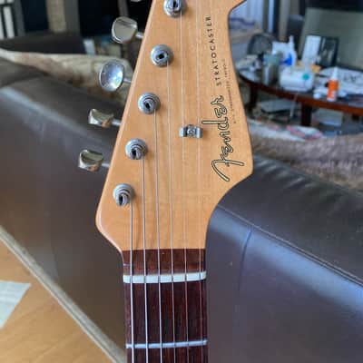 Fender  Classic Player 60’s Stratocaster  2007 - 3-Tone Sunburst image 3