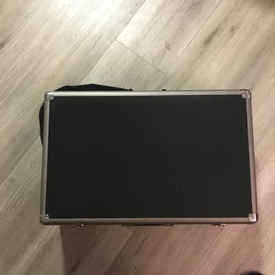 Roland V Bass 2000’s - Silver image 4