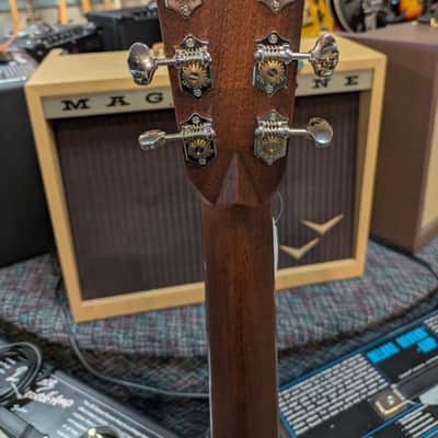 Martin Standard Series D-28 Left-Handed 2018- Natural image 11