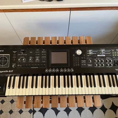 Roland V-Synth GT 61-Key Elastic Audio Synthesizer 2007 - 2009 - Black