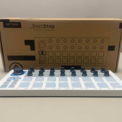 Arturia BeatStep MIDI Controller 2014 - Present - White