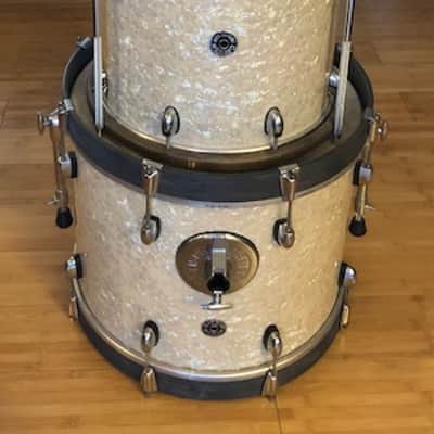 Gretsch Catalina Club 4 Piece Drum Shell Pack(CT1-J484)  - White Pearl image 2