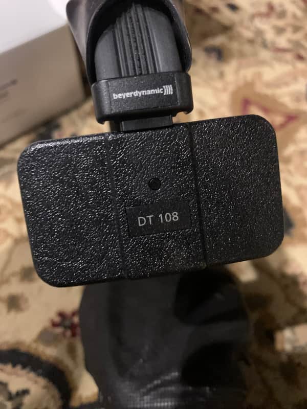 Beyerdynamic DT108 50oh - single ear image 1