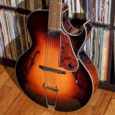 The Loar LH-350-VS Archtop Vintage Sunburst USED image 2