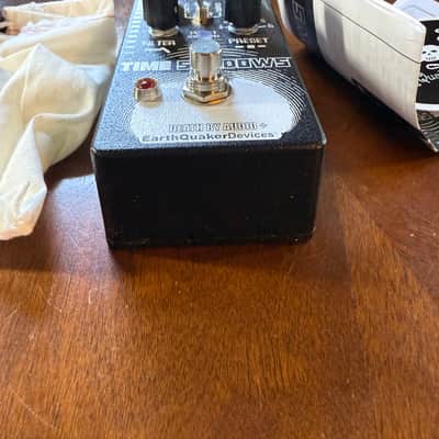 EarthQuaker Devices x Death By Audio Time Shadows II Subharmonic Multi-Delay Resonator - Cyberpunk Edition Subharmonic Multi-Delay Resonator - Cyberpunk Edition 2024 - Cyberpunk Edition image 2