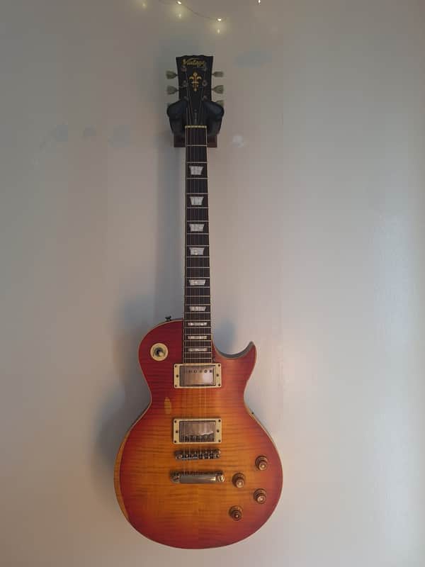 V100 Icon Series Single Cut Les Paul Copy w. hardcase and strap image 1