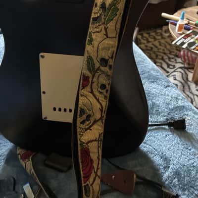 Peavey black guitar image 3