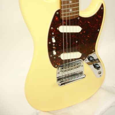 2005 Fender '69 Mustang Reissue Electric Guitar, Rosewood Fingerboard, Vintage White w/ Bag image 3