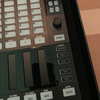 Native Instruments MASCHINE JAM Production & Sequencing Controller image 4