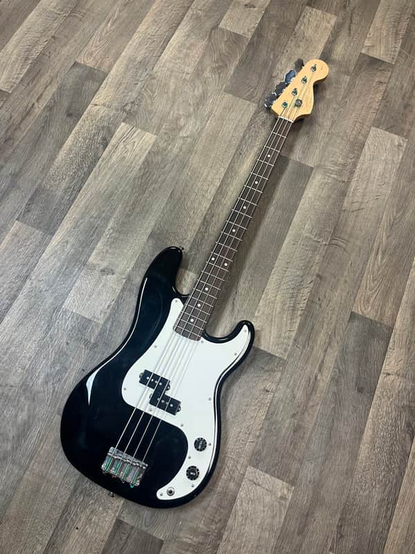 2011 Squier Precision Bass w/GB 8.5 LBS image 1