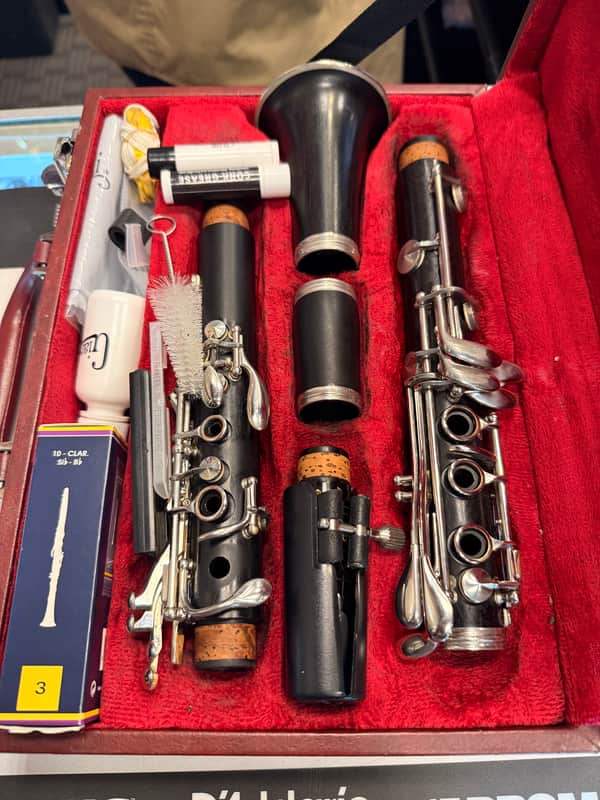 Buffet Crampon E11 Intermediate Bb Clarinet 2010s - Black image 1
