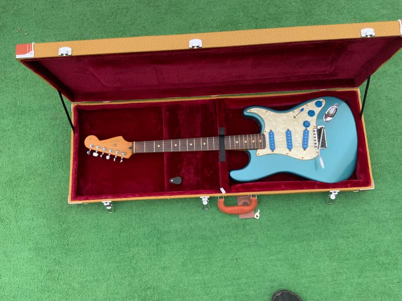 Fender Powerhouse Stratocaster with Rosewood Fretboard 1998 - 2001 - Lake Placid Blue image 1