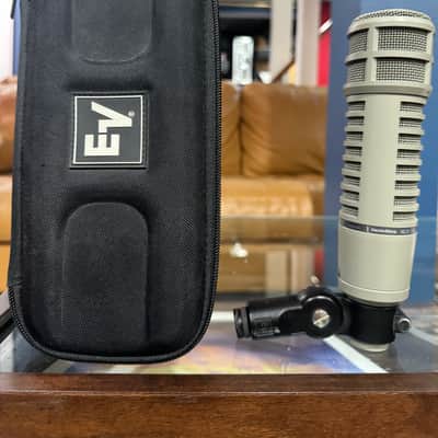 Electro-Voice RE20 Cardioid Dynamic Microphone 1968 - Present - Gray
