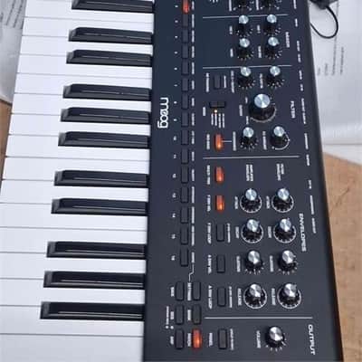 Moog Messenger 32-Key Monophonic Synthesizer 2025 - Present - Black image 2