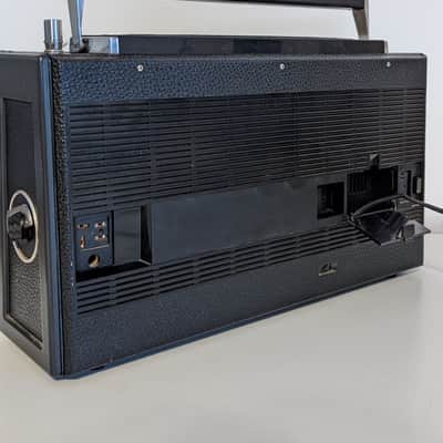 Grundig Satellit 2000 Transistor Radio (1973-75) - Serviced - 110V/220V & Battery Operated - World Receiver image 9