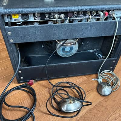 Fender Deluxe Reverb 1982 blackface factory hand wired  22-Watt 1x12" image 2