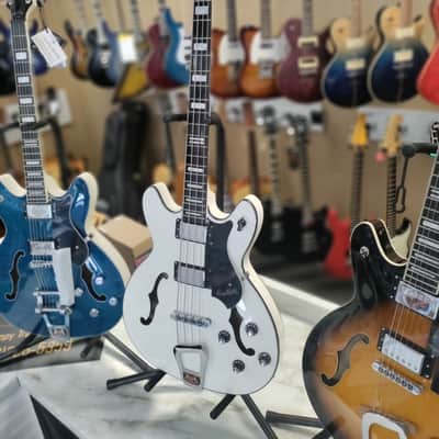 Hagstrom Viking Bass VIKB Simi-Hollow ArchTop  2022 White Gloss image 21