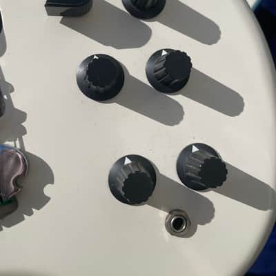 BecVar Triple Omega 8-string 1978 - White image 2