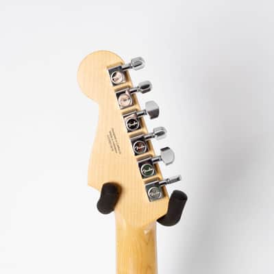 Fender Standard Stratocaster 2025 3-Color Sunburst image 4