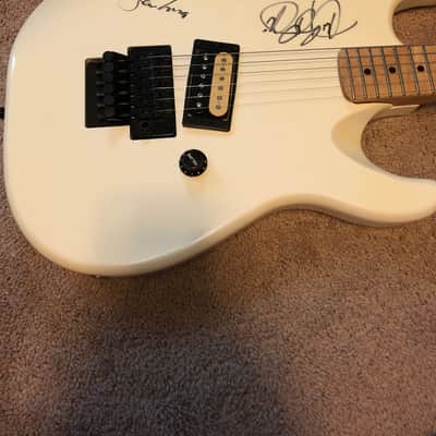 Kramer Baretta I 1989 White Signed by Jon Bon Jovi and Richie Sambora Time Capsule Mint image 7