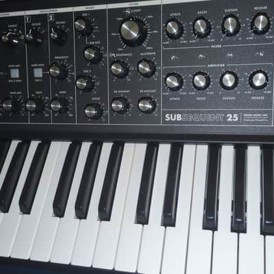 Moog Subsequent 25 Analog Synth 2020 - Present - Black