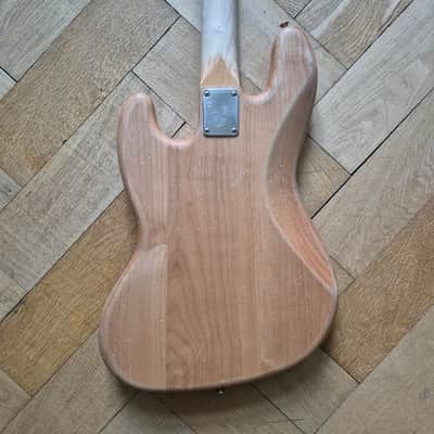Fender Flea jazz bass image 3