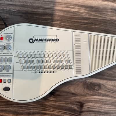 Suzuki OM-84 System Two Omnichord 1984 - Ivory image 5